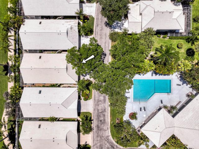 206 Canterbury Drive W, Palm Beach Gardens, FL 33418