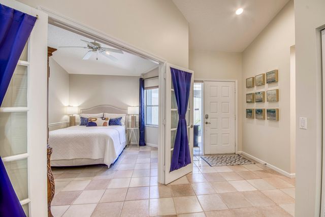 206 Canterbury Drive W, Palm Beach Gardens, FL 33418