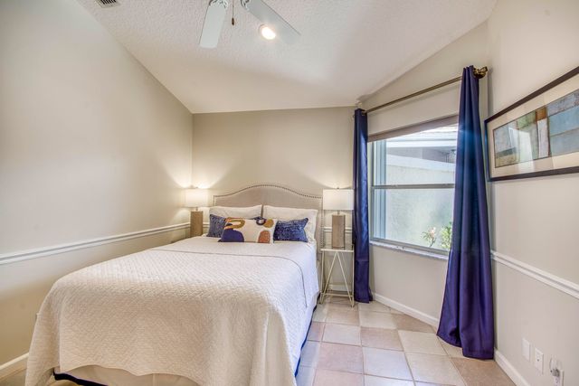 206 Canterbury Drive W, Palm Beach Gardens, FL 33418