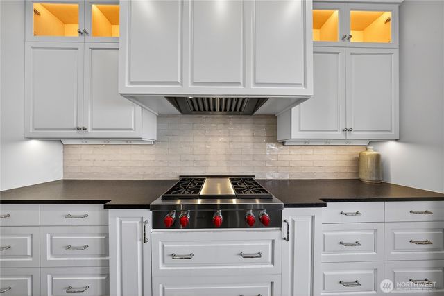 1350 Bonnie View Acres Road, Oak Harbor, WA 98277