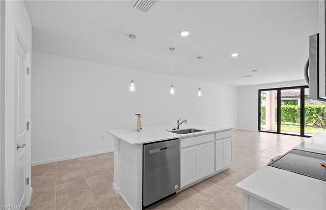 1652 Lake Jessup CIR, Cape Coral, FL 33909