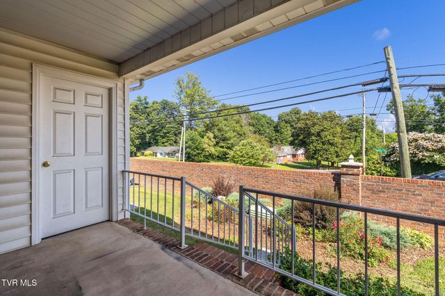 400 Sunset Drive Apt M65, Johnson City, TN 37604