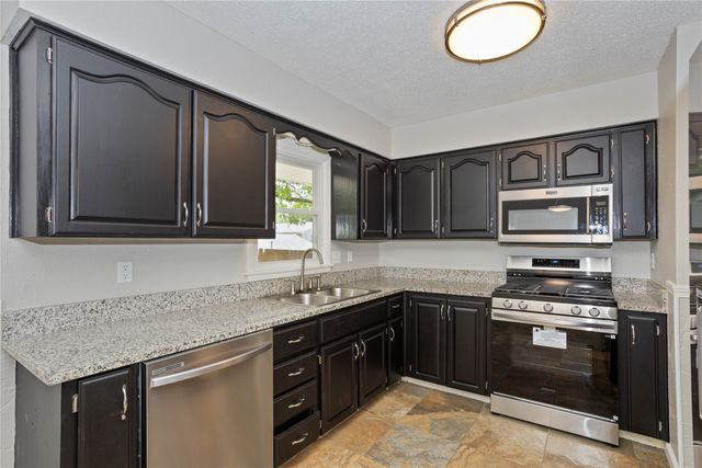 5107 SW 16th Place, Des Moines, IA 50315