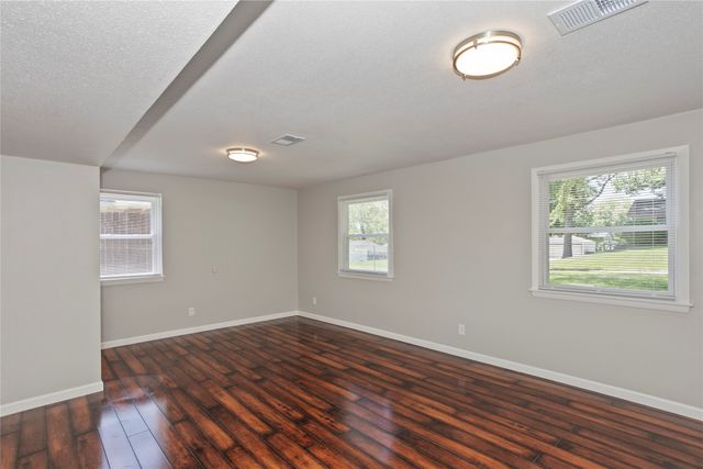 5107 SW 16th Place, Des Moines, IA 50315