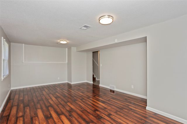 5107 SW 16th Place, Des Moines, IA 50315