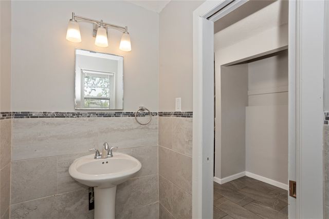 5107 SW 16th Place, Des Moines, IA 50315