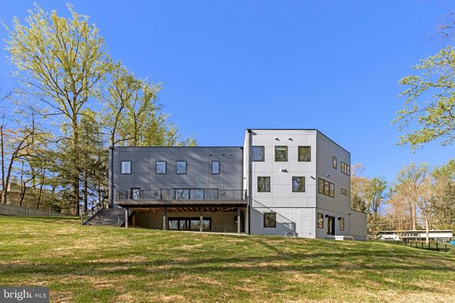 3525 GLENBROOK RD, Fairfax, VA 22031