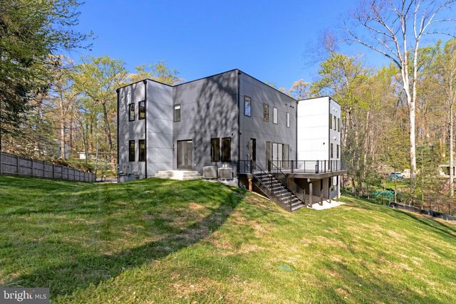3525 GLENBROOK RD, Fairfax, VA 22031