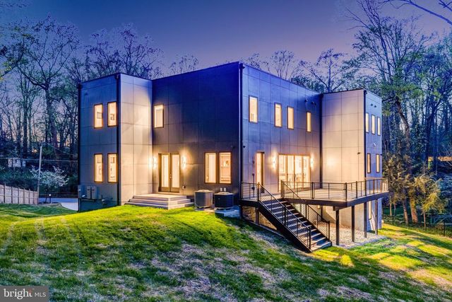 3525 GLENBROOK RD, Fairfax, VA 22031