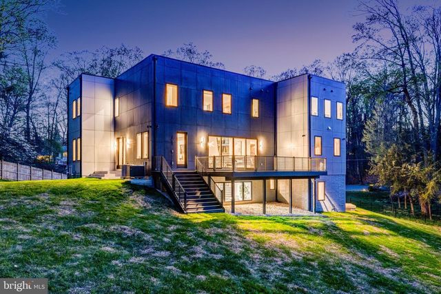 3525 GLENBROOK RD, Fairfax, VA 22031