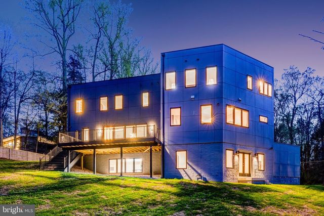 3525 GLENBROOK RD, Fairfax, VA 22031