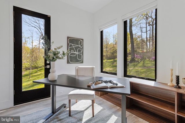 3525 GLENBROOK RD, Fairfax, VA 22031