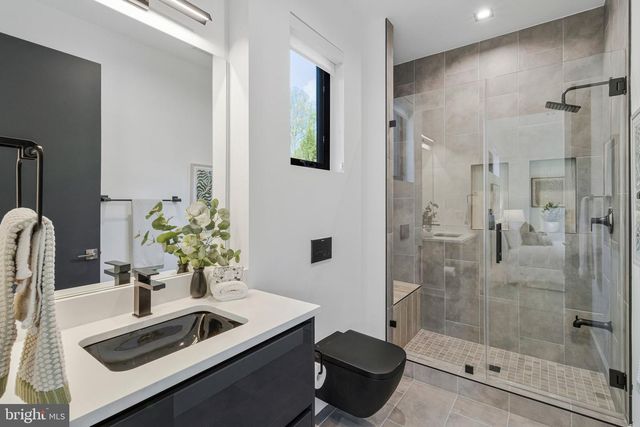 3525 GLENBROOK RD, Fairfax, VA 22031