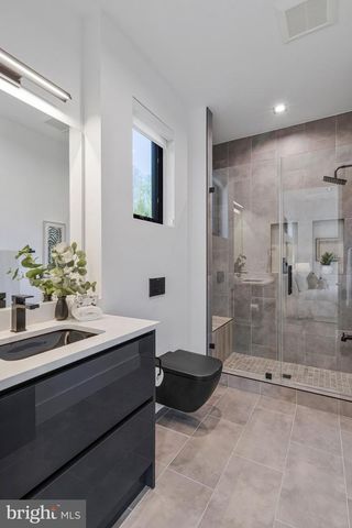 3525 GLENBROOK RD, Fairfax, VA 22031