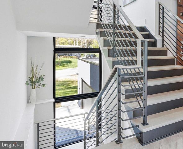 3525 GLENBROOK RD, Fairfax, VA 22031