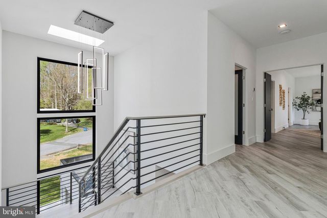 3525 GLENBROOK RD, Fairfax, VA 22031