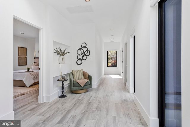 3525 GLENBROOK RD, Fairfax, VA 22031