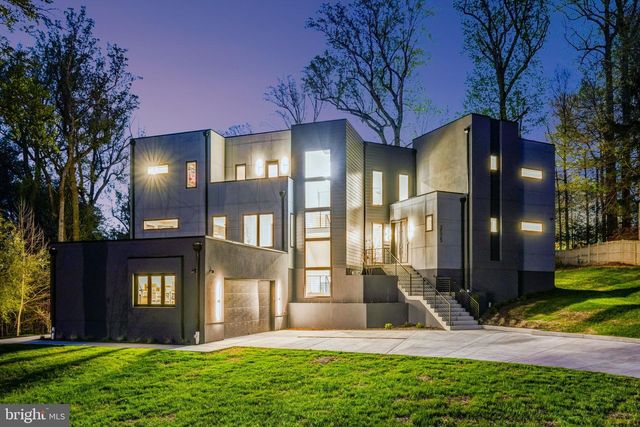 3525 GLENBROOK RD, Fairfax, VA 22031