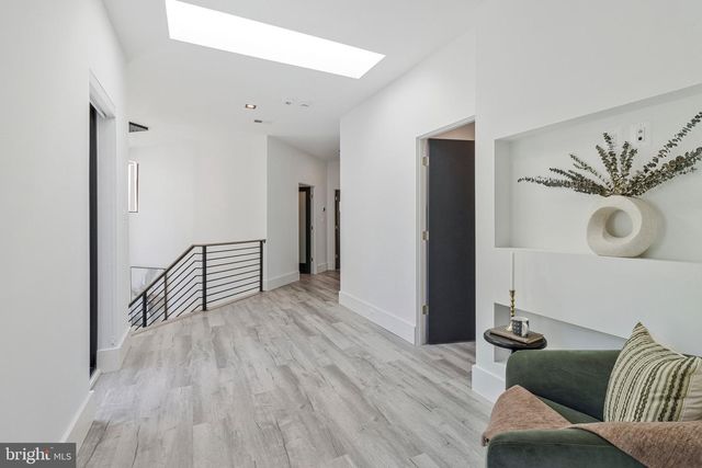 3525 GLENBROOK RD, Fairfax, VA 22031