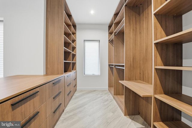 3525 GLENBROOK RD, Fairfax, VA 22031