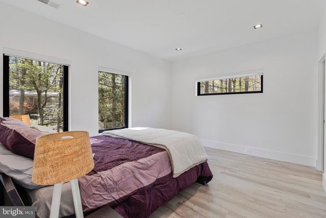 3525 GLENBROOK RD, Fairfax, VA 22031
