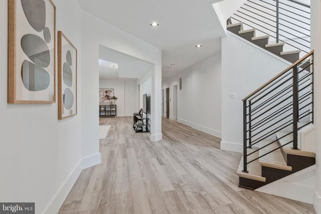 3525 GLENBROOK RD, Fairfax, VA 22031