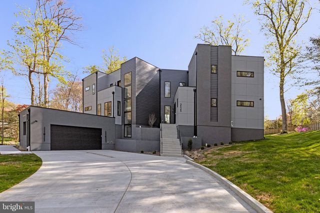 3525 GLENBROOK RD, Fairfax, VA 22031