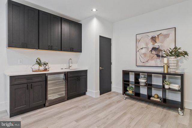 3525 GLENBROOK RD, Fairfax, VA 22031
