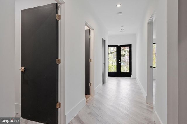 3525 GLENBROOK RD, Fairfax, VA 22031