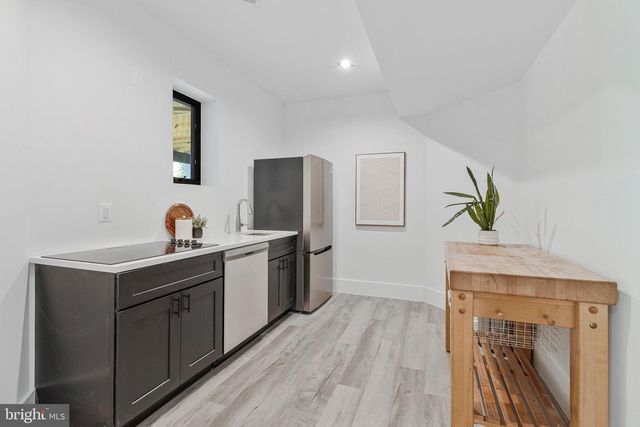 3525 GLENBROOK RD, Fairfax, VA 22031