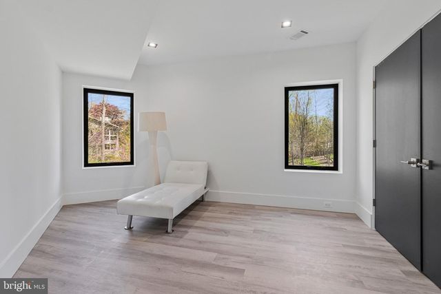3525 GLENBROOK RD, Fairfax, VA 22031
