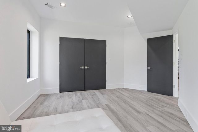3525 GLENBROOK RD, Fairfax, VA 22031