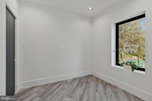 3525 GLENBROOK RD, Fairfax, VA 22031