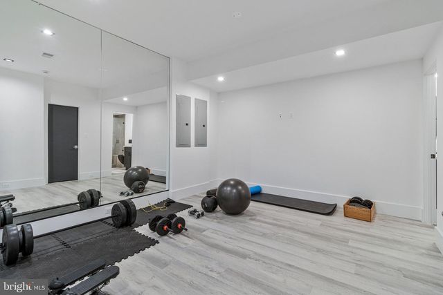 3525 GLENBROOK RD, Fairfax, VA 22031