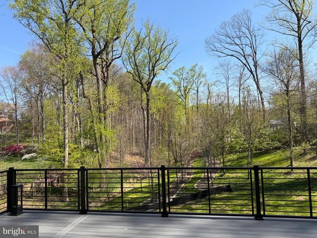 3525 GLENBROOK RD, Fairfax, VA 22031