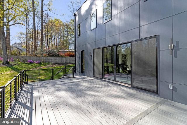 3525 GLENBROOK RD, Fairfax, VA 22031