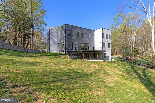 3525 GLENBROOK RD, Fairfax, VA 22031