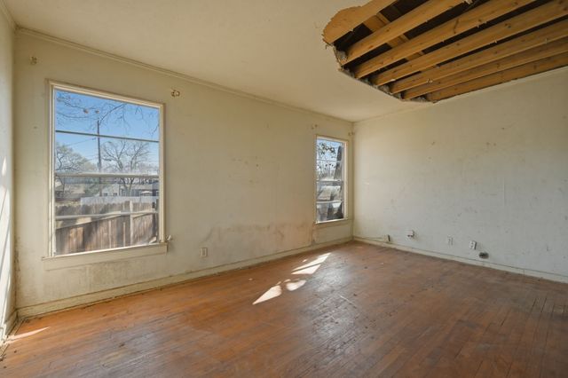 4242 Aero Drive, Dallas, TX 75209