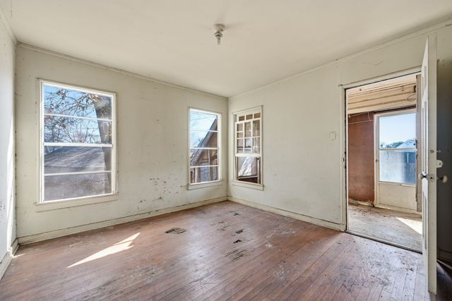 4242 Aero Drive, Dallas, TX 75209