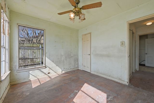 4242 Aero Drive, Dallas, TX 75209