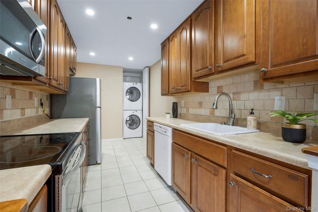 55 N Broadway 3-14, White Plains, NY 10601