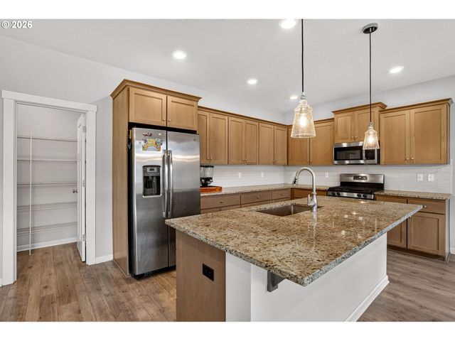 23053 Ne SOCKEYE St, Troutdale, OR 97060
