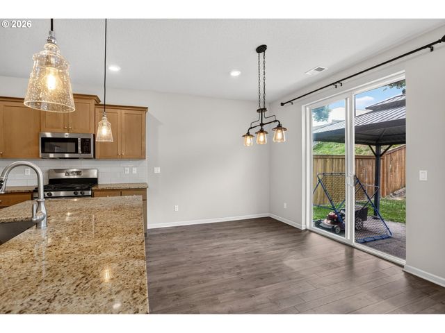 23053 Ne SOCKEYE St, Troutdale, OR 97060