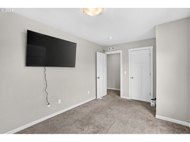23053 Ne SOCKEYE St, Troutdale, OR 97060