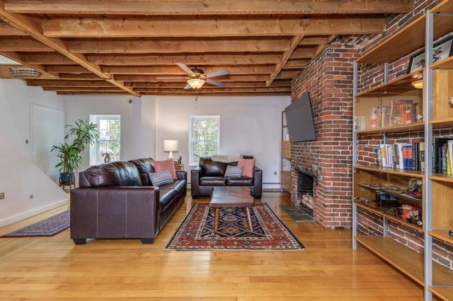 105 West Merrimack St Apt 4, Manchester, NH 03101