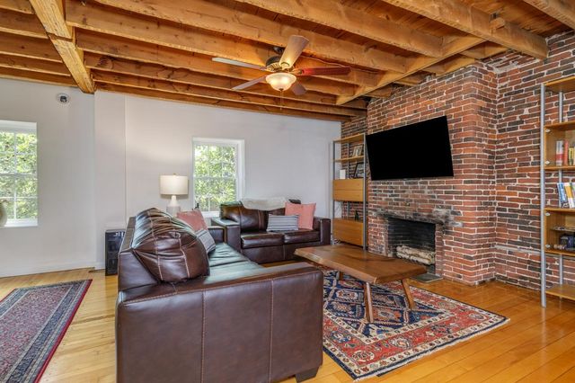 105 West Merrimack St Apt 4, Manchester, NH 03101