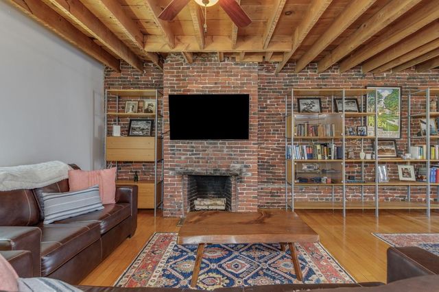 105 West Merrimack St Apt 4, Manchester, NH 03101