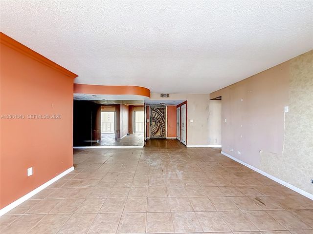 1800 NE 114th St 1508, Miami, FL 33181