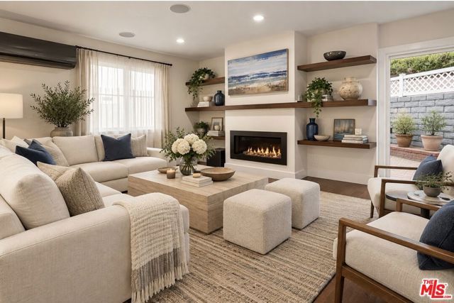 1100 N Beverly Glen Boulevard, Los Angeles, CA 90077