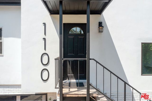 1100 N Beverly Glen Boulevard, Los Angeles, CA 90077